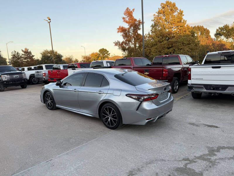 2022 Toyota Camry SE