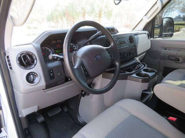 2014 Ford E-Series E-350 SD XLT