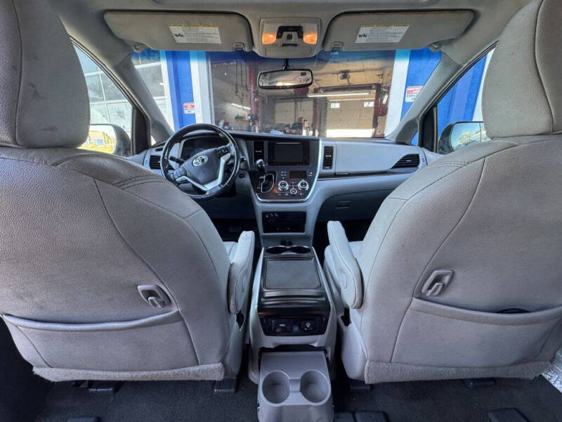 2016 Toyota Sienna