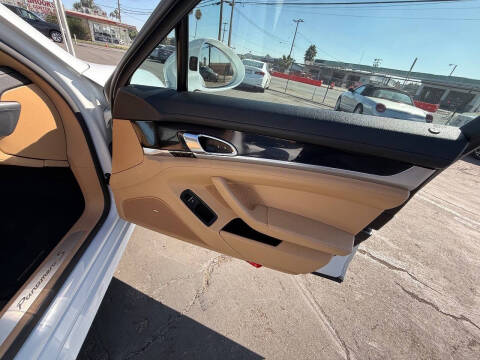 2016 Porsche Panamera S