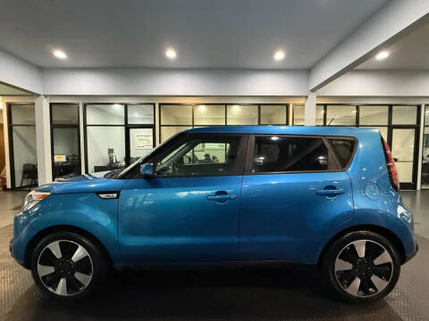 2016 Kia Soul +