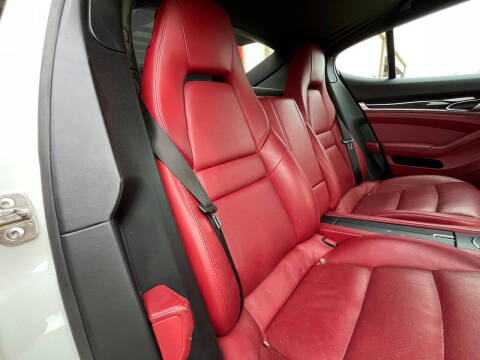 2014 Porsche Panamera 4