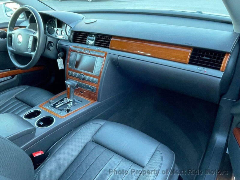 2004 Volkswagen Phaeton V8