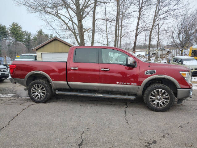 2016 Nissan Titan XD Platinum Reserve's photo