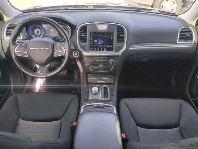 2021 Chrysler 300 Touring