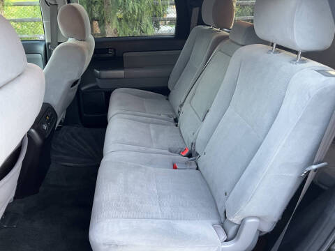 2017 Toyota Sequoia SR5