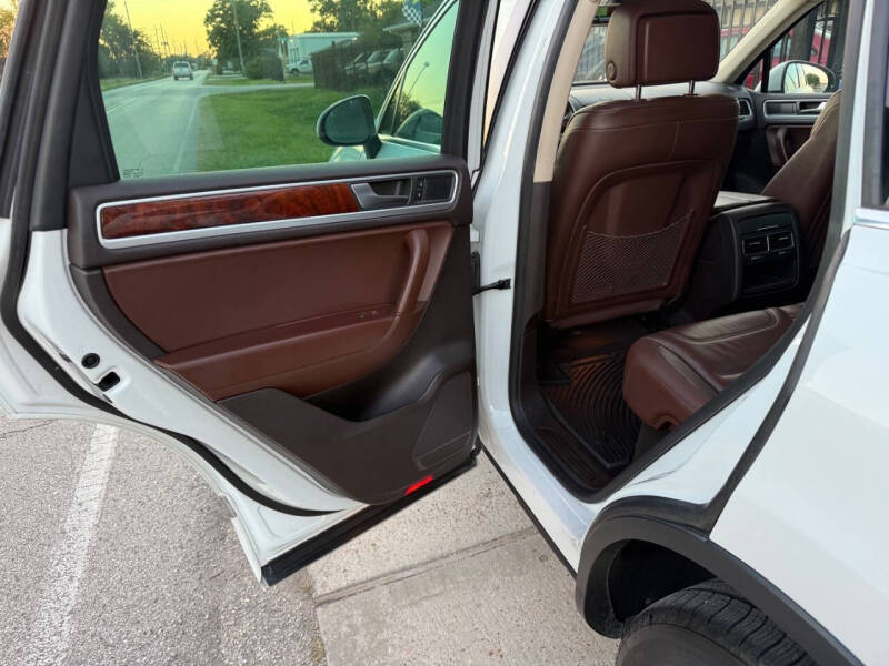 2013 Volkswagen Touareg TDI Lux