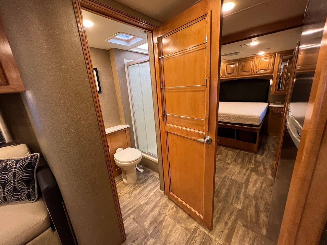 2016 Thor Motor Coach Palazzo for sale at Simple Car Company in Oak Harbor, WA