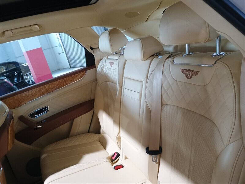 2019 Bentley Bentayga 62