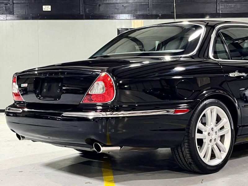2004 Jaguar XJR