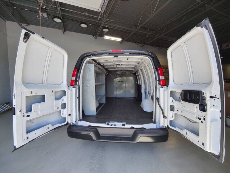 2023 Chevrolet Express 2500