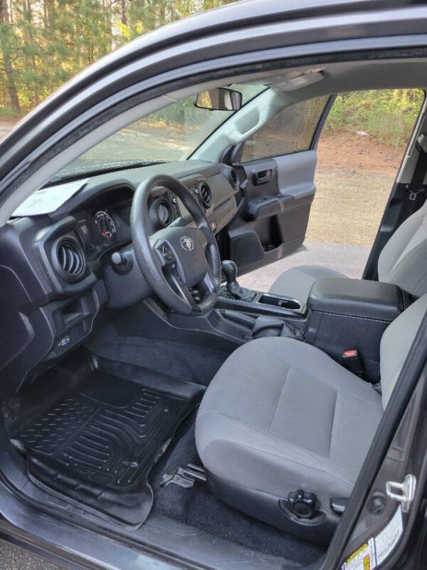 2017 Toyota Tacoma SR