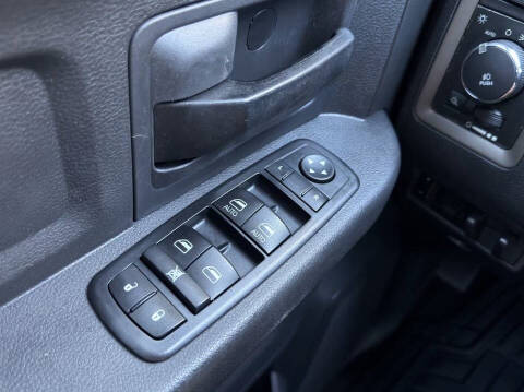 2012 RAM 1500 ST