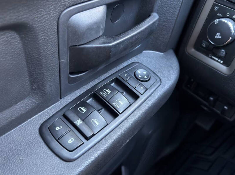 2012 RAM 1500 ST
