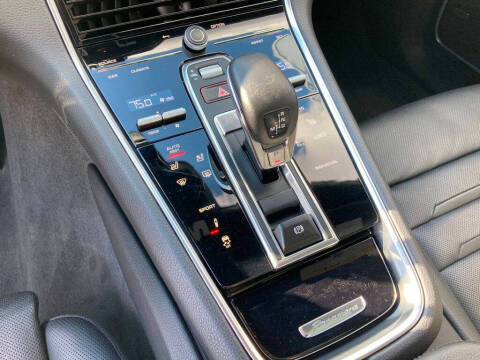 2023 Porsche Panamera 4 Platinum Edition