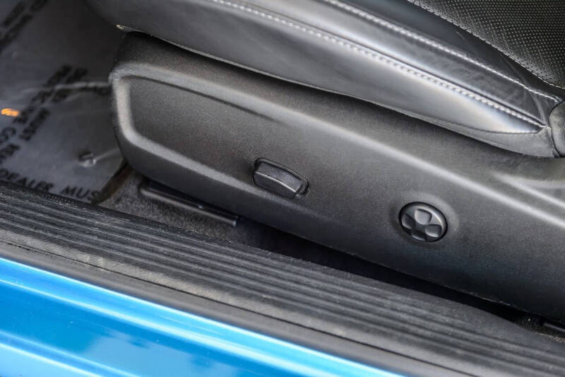 2015 Dodge Challenger SXT Plus