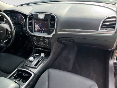 2022 Chrysler 300 Touring