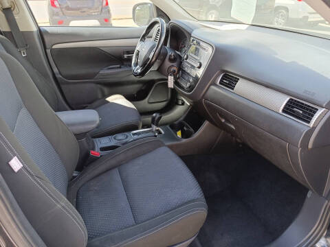 2016 Mitsubishi Outlander ES