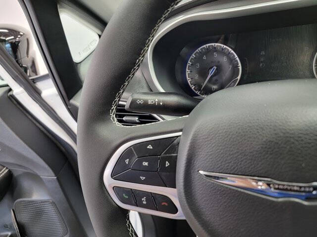 2026 Chrysler Voyager LX