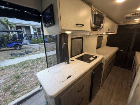 2024 Thor Motor Coach Dazzle
