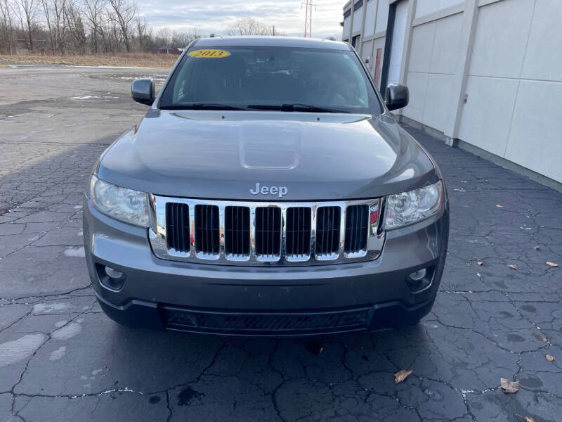 2013 Jeep Grand Cherokee Laredo photo 2