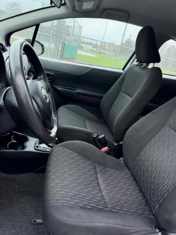 2014 Toyota Yaris 3-Door L Fleet