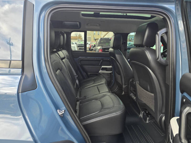 2024 Land Rover Defender 110 P300 S