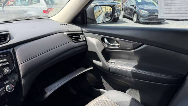 2017 Nissan Rogue SV