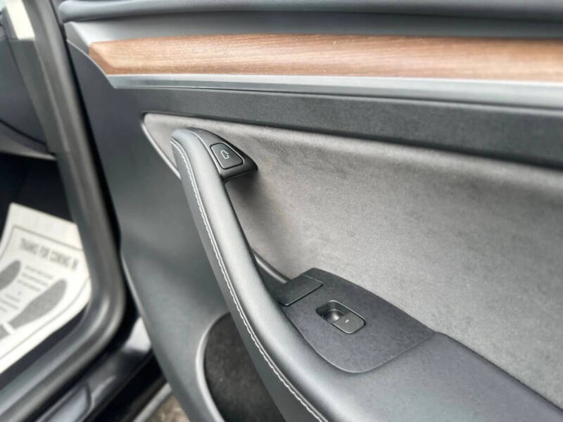 2025 Tesla Model Y Long Range