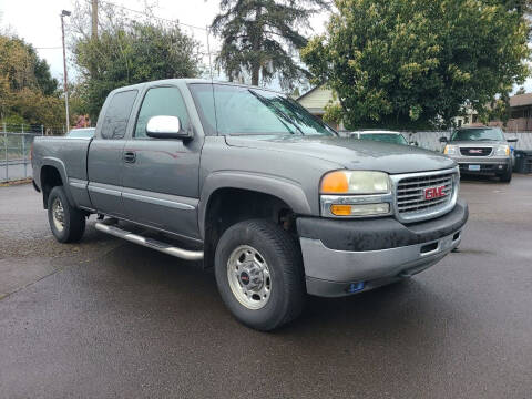 2001 GMC Sierra 2500HD for sale at Universal Auto Sales in Salem OR