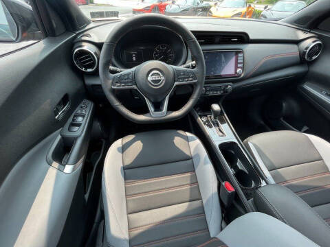 2023 Nissan Kicks SR