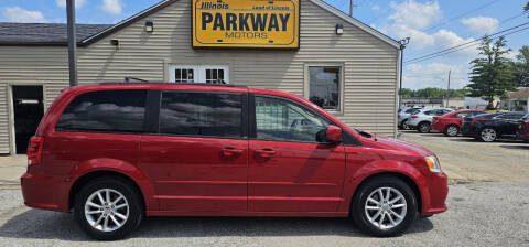 2014 Dodge Grand Caravan for sale at Parkway Motors in Springfield IL