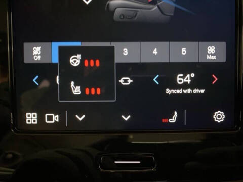 2025 Volvo XC40 B5 Plus Bright Theme