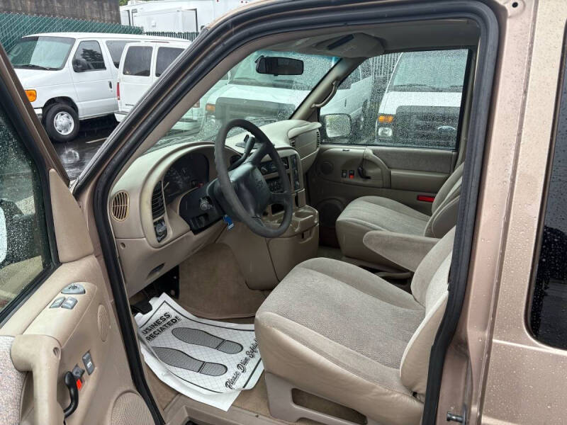2003 Chevrolet Astro LT