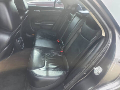 2017 Chrysler 300 Limited