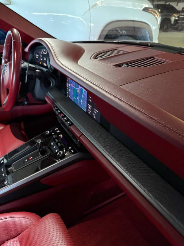 2021 Porsche 911 Carrera