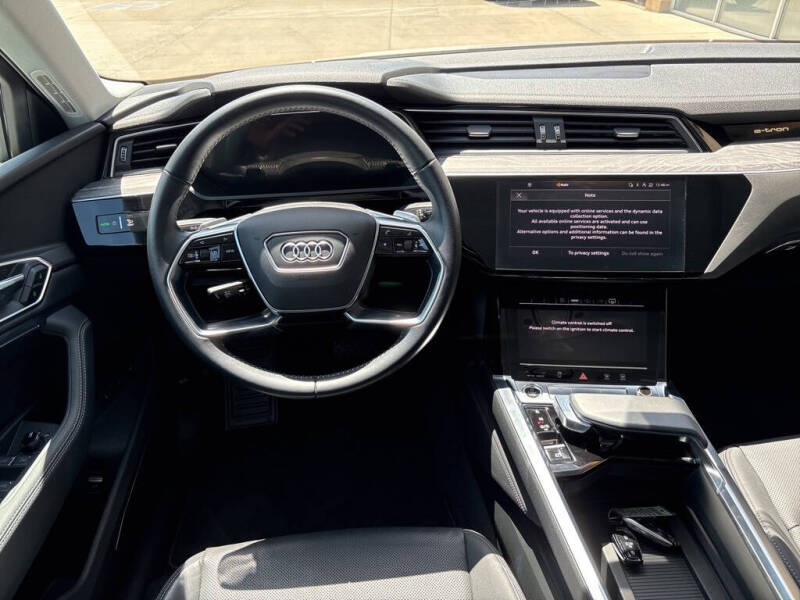 2021 Audi e-tron quattro Premium Plus