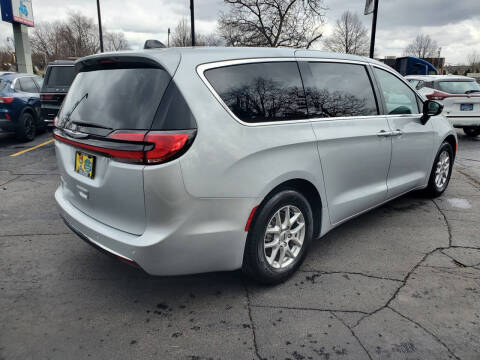 2024 Chrysler Pacifica Touring L