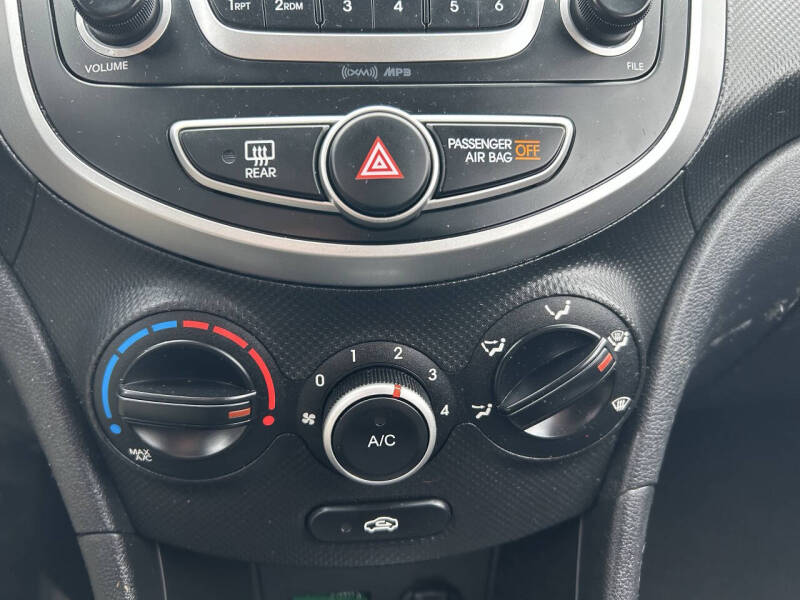 2014 Hyundai Accent GS