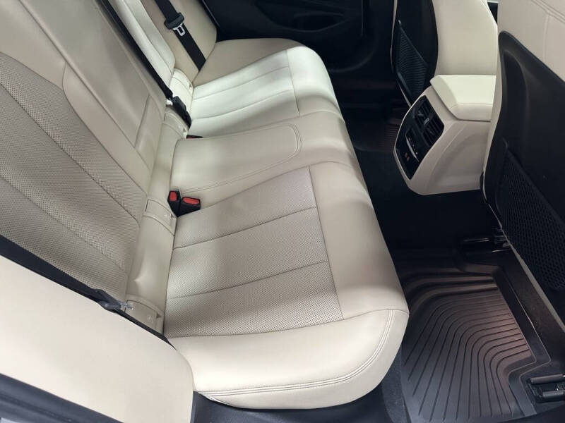 2023 BMW 3 Series 330i xDrive