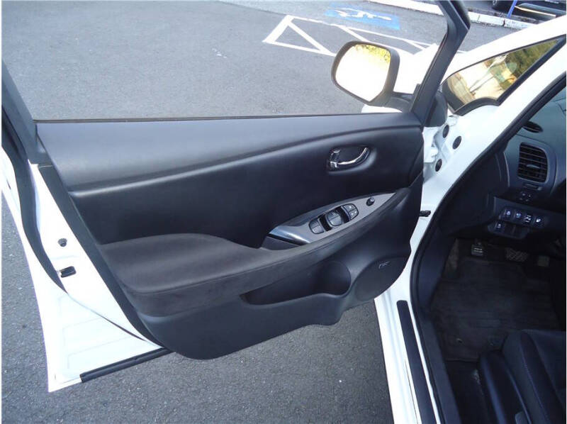2016 Nissan LEAF