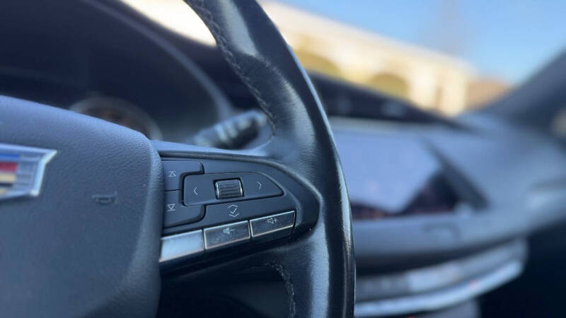 2021 Cadillac XT4 Premium Luxury