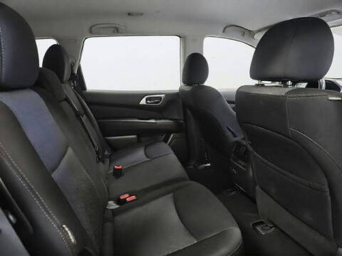 2020 Nissan Pathfinder SV