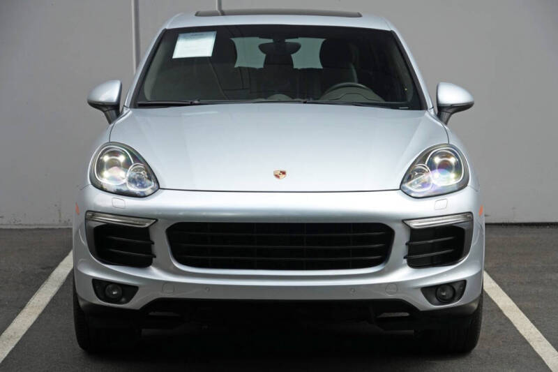 2017 Porsche Cayenne Platinum Edition