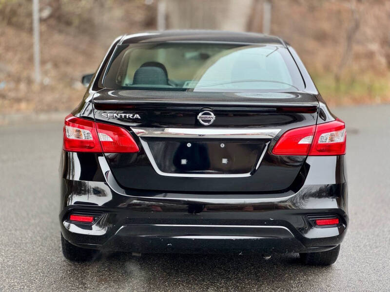 2017 Nissan Sentra S photo 18