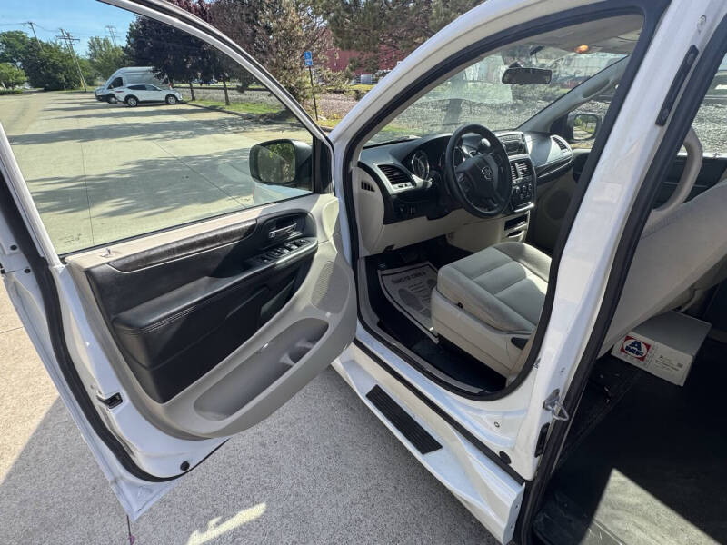 2016 Dodge Grand Caravan American Value Package