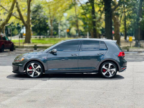 2017 Volkswagen Golf GTI Sport