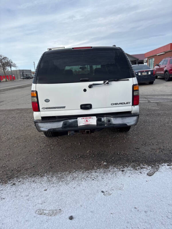 2005 Chevrolet Suburban LS photo 6