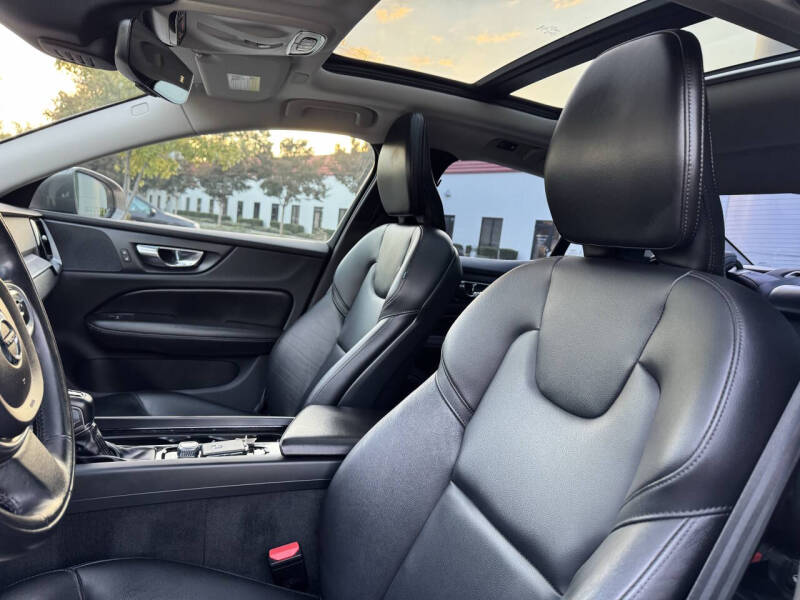 2019 Volvo S60 T5 Momentum