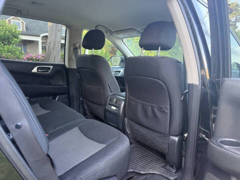 2017 Nissan Pathfinder SV